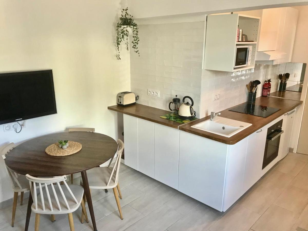 Blue Summer Vibes Appartment For 4P, Ac, Parking, Beachfront, Spa Access -5 ラシオタ エクステリア 写真