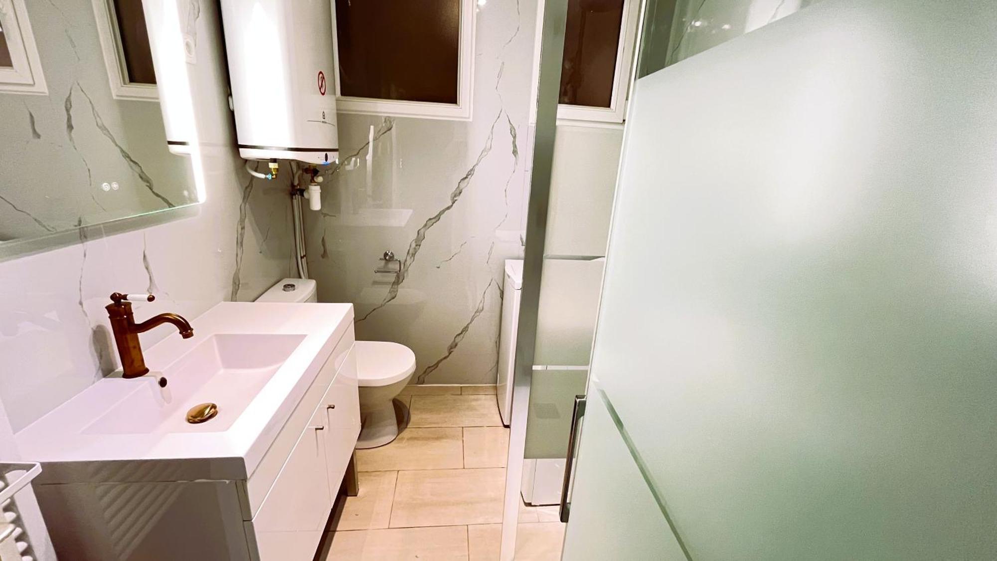 Blue Summer Vibes Appartment For 4P, Ac, Parking, Beachfront, Spa Access -5 ラシオタ エクステリア 写真